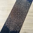 designová podložka z přírodní gumy černá se zlatou mandalou MANDALA GOLD